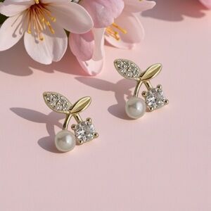 925 Sterling Silver Gold and Silver Leaf Pearl Earrings